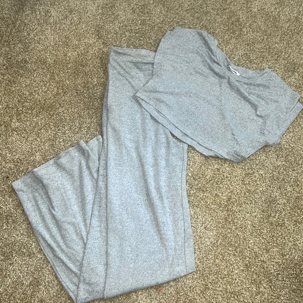 Cropped top and pants set